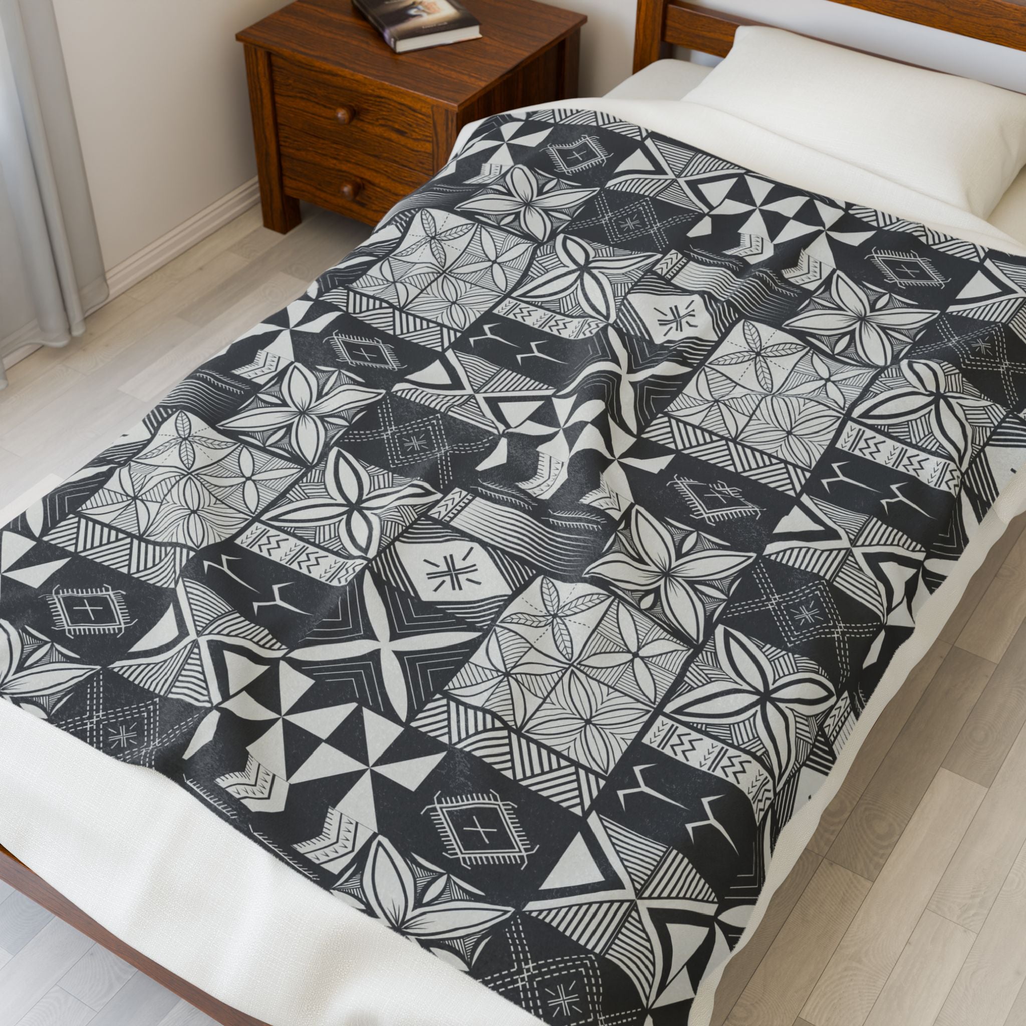 Maluelue (Black & Grey) Velveteen Plush Blanket