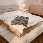 Maluelue (Black & Grey) Velveteen Plush Blanket