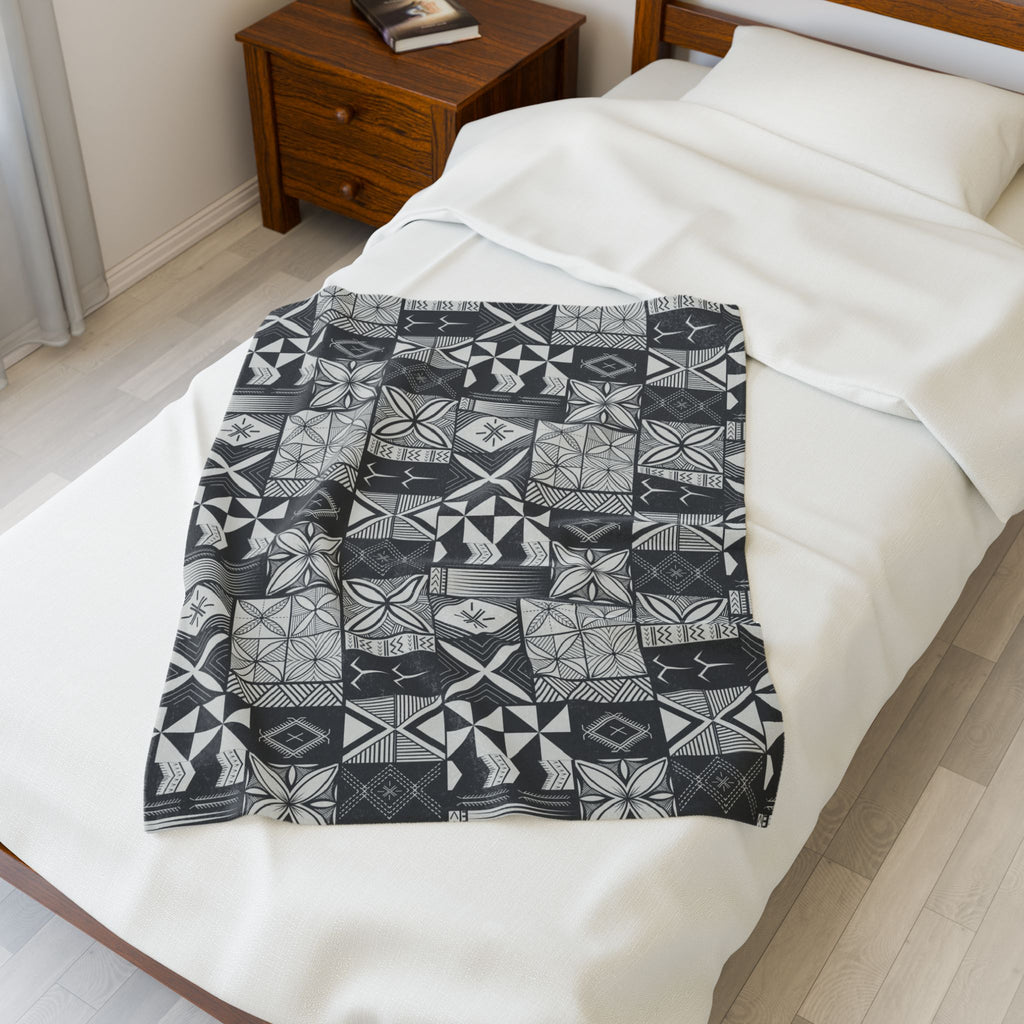 Maluelue (Black & Grey) Velveteen Plush Blanket