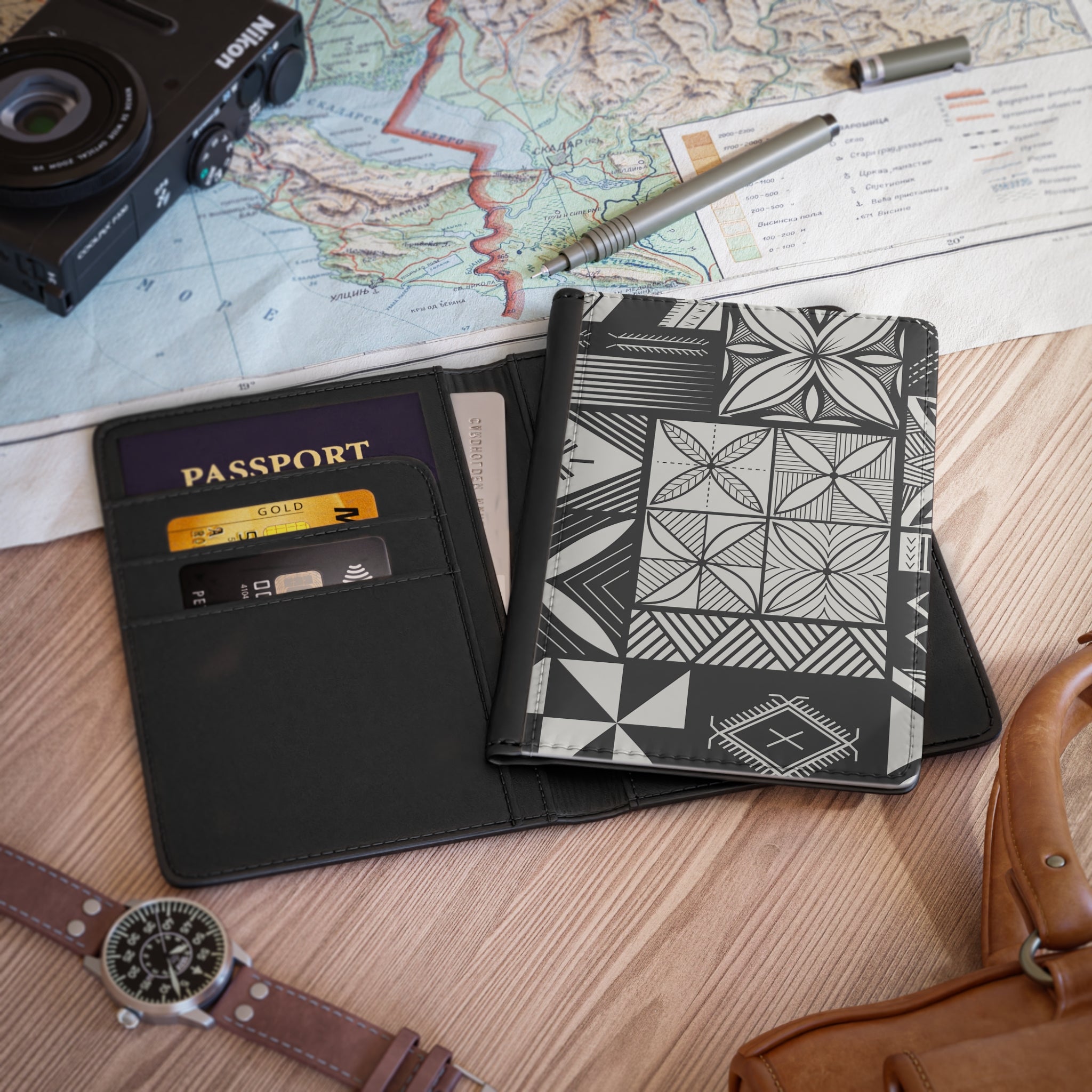 Maluelue (Black & Grey) Passport Cover