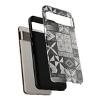 Maluelue (Black & Grey) Phone Case